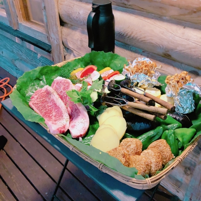 おいしそうなバーベキューの食材・お肉や野菜の画像